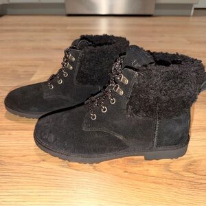 UGG Weylin Woman’s boot size 8
